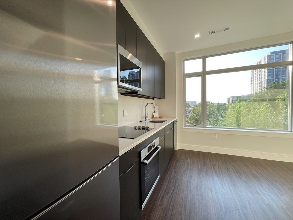 99 Sumner St 213