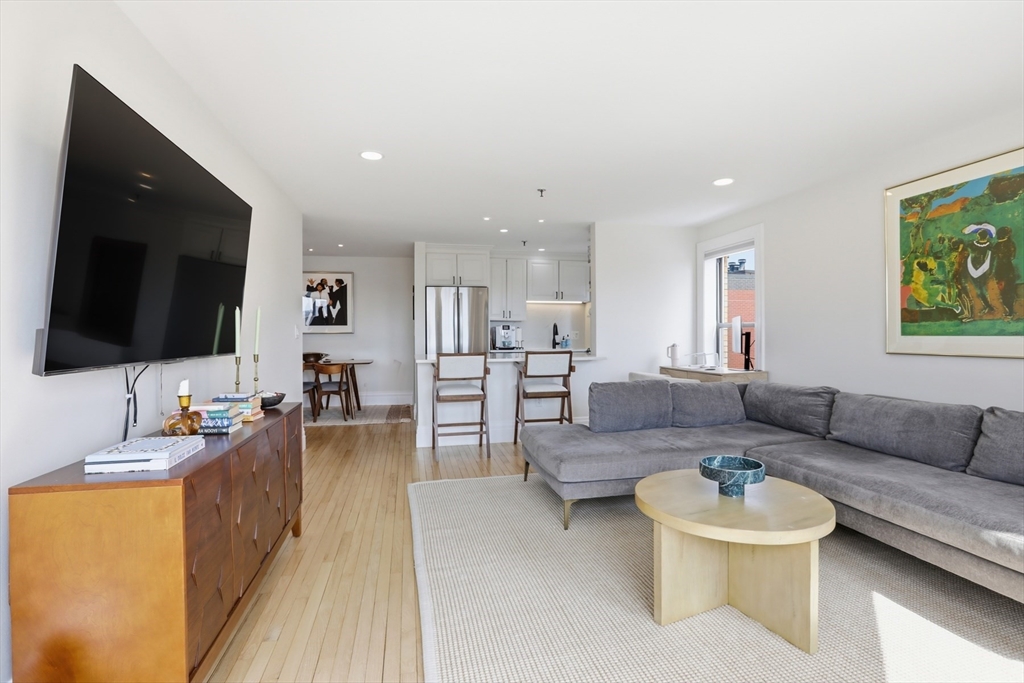 390 Commonwealth Ave 801