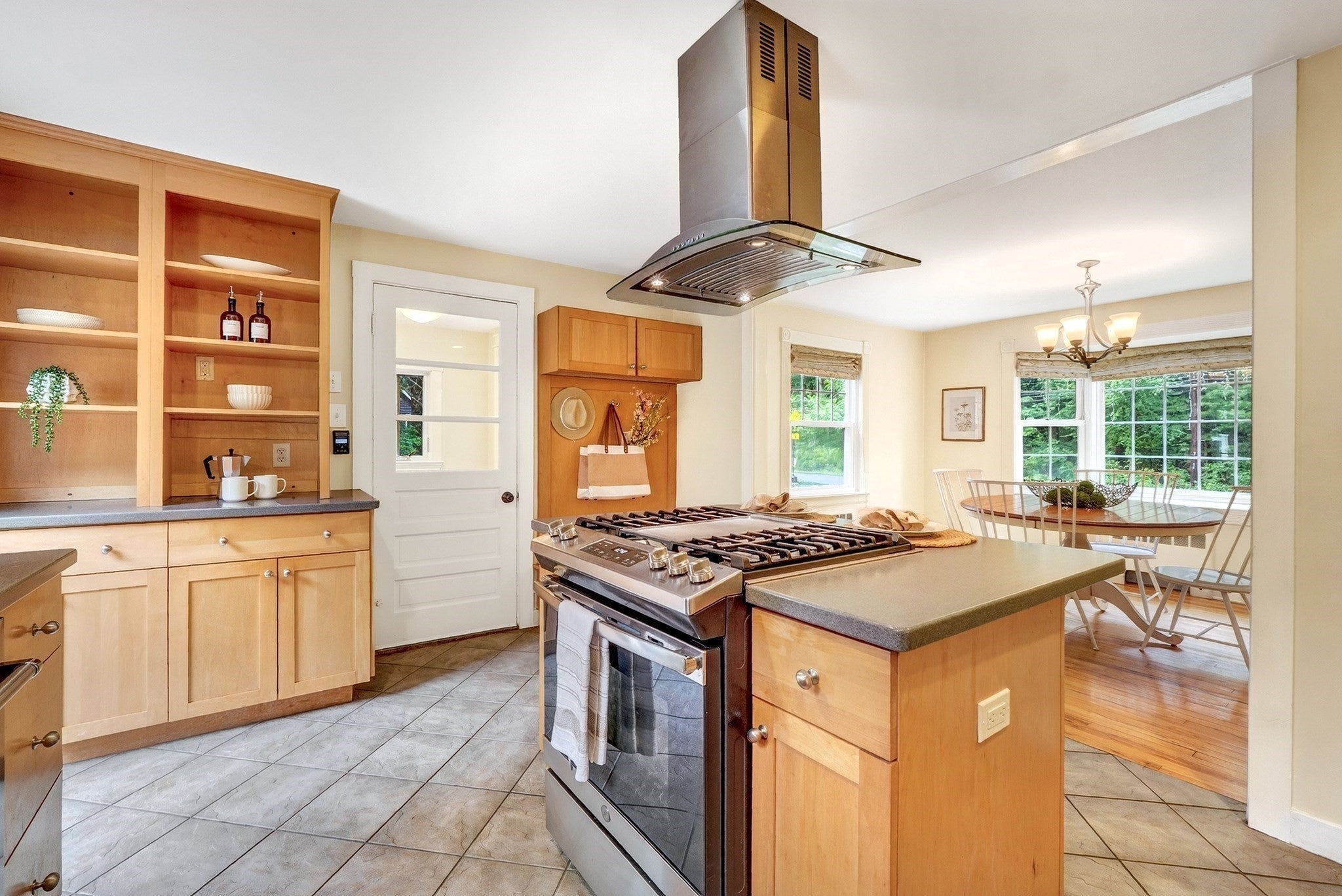 200 South Rd, Bedford, MA Photo #2