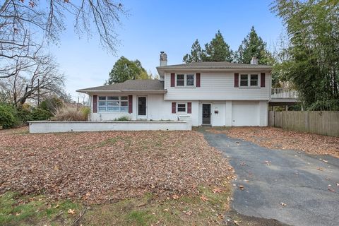 Photo of 28 Hill Top Drive, Warwick, RI 02818 (MLS # 73460526)