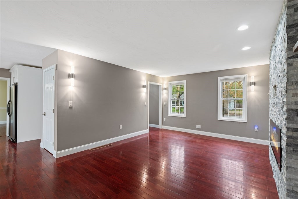 85 Pine St