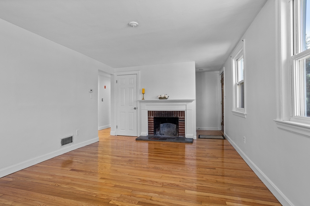 203 East Lothrop Street