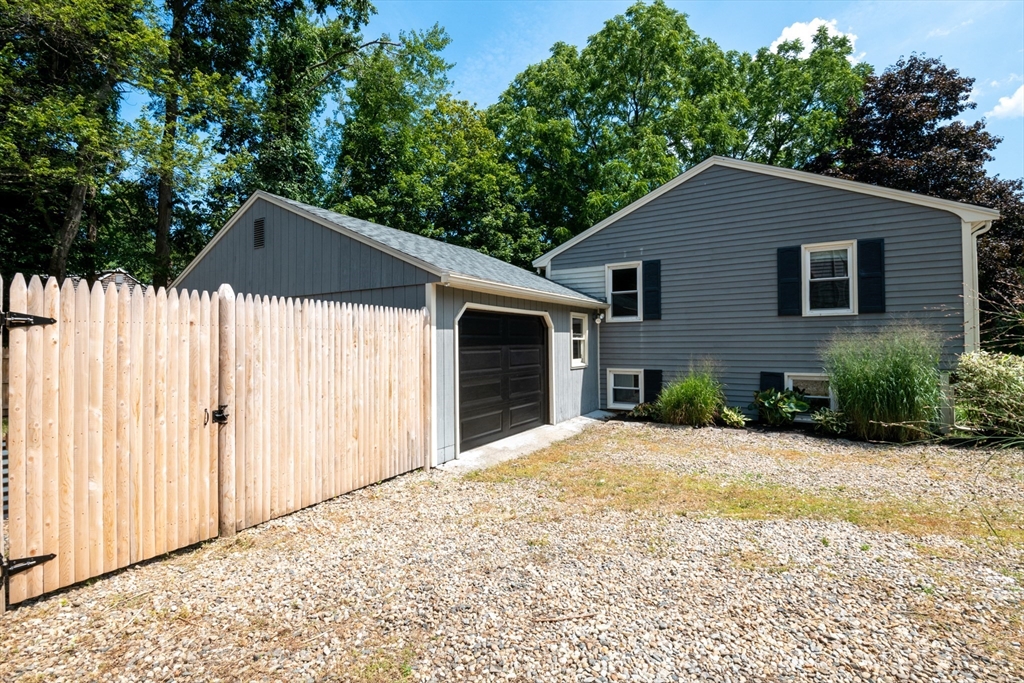 1 Oakhurst Ave