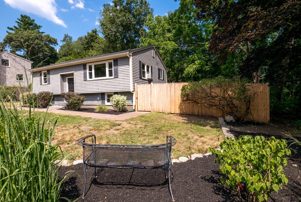 1 Oakhurst Ave