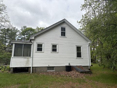 52 Carpenter St Seekonk MA 02771
