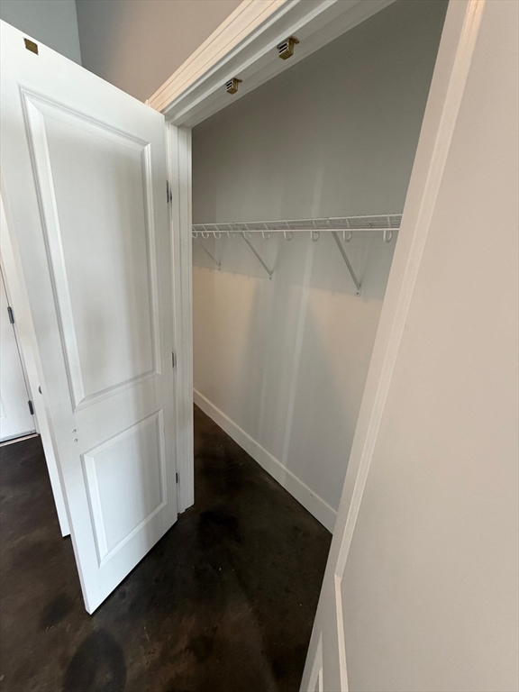 21 Illinois St 202