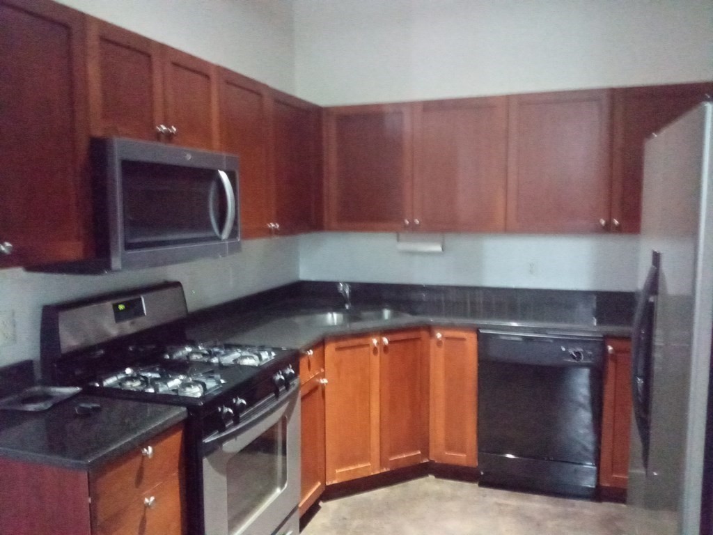 21 Illinois St 202