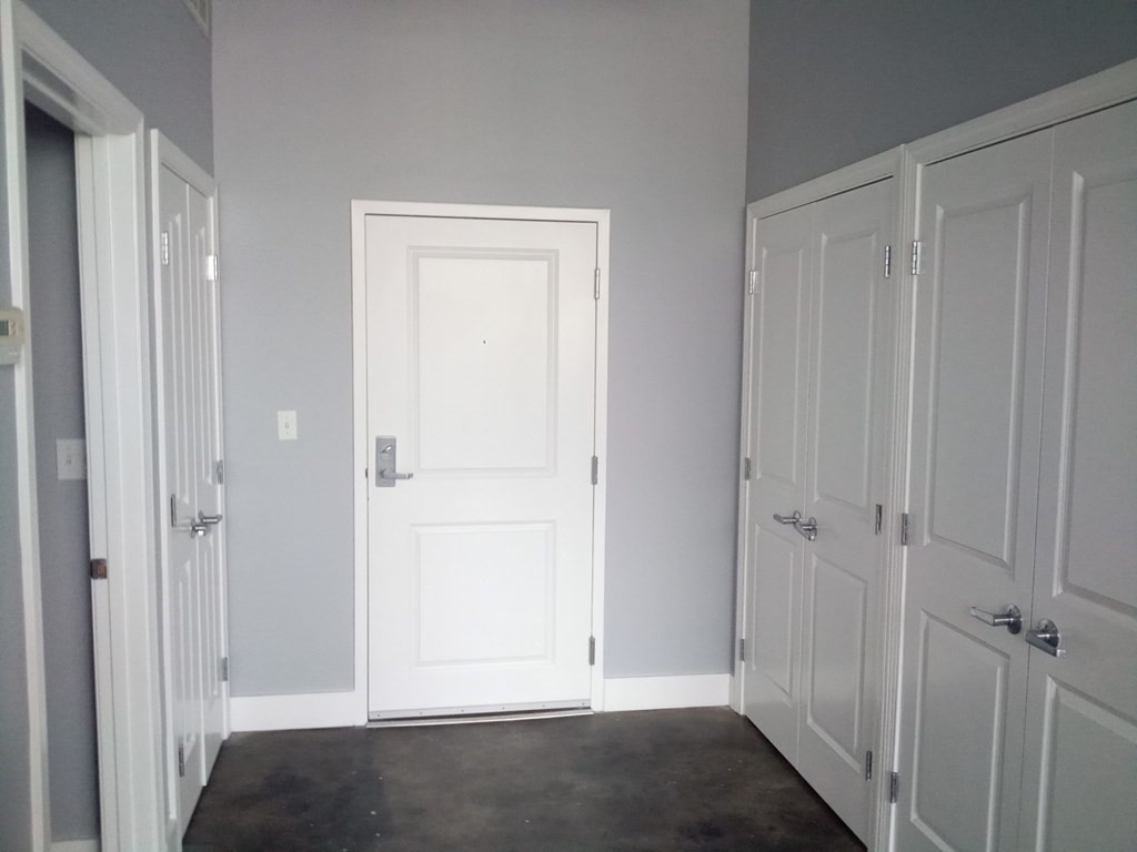 21 Illinois St 202