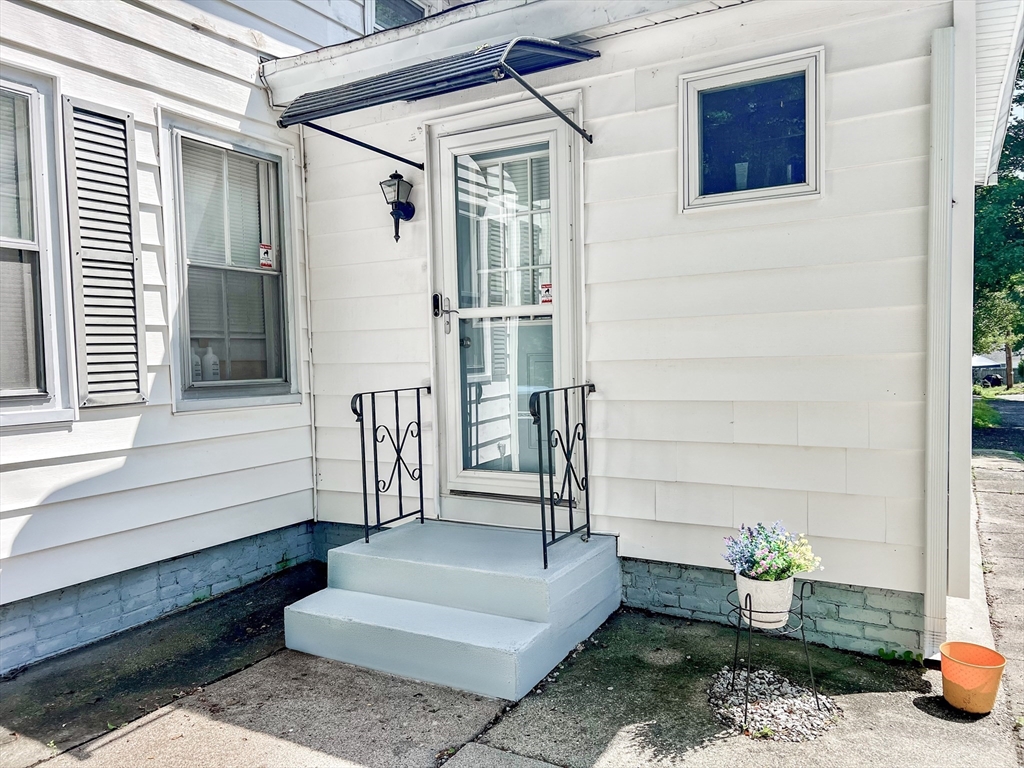10-12 Stewart Ct