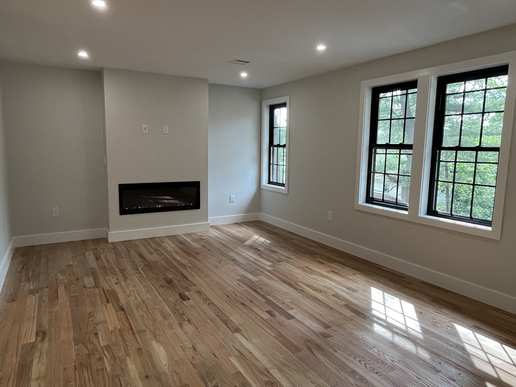 50A-B Emond St A