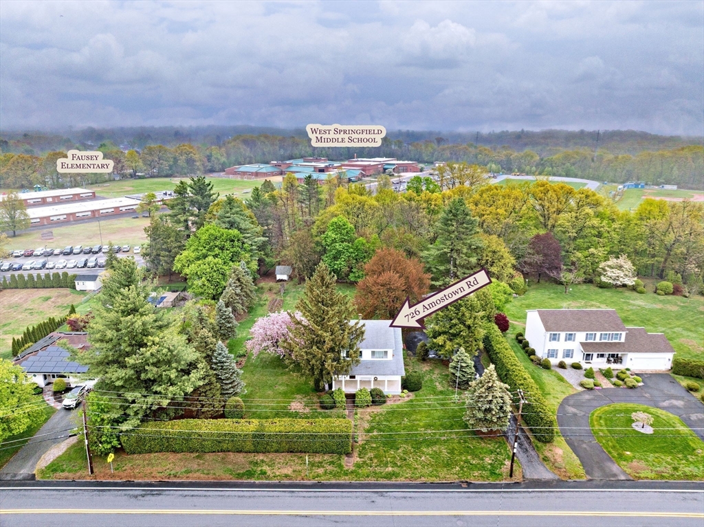 West Springfield, Massachusetts 01089, United States, 4 Bedrooms Bedrooms, ,2 BathroomsBathrooms,Residential,Pending,123256