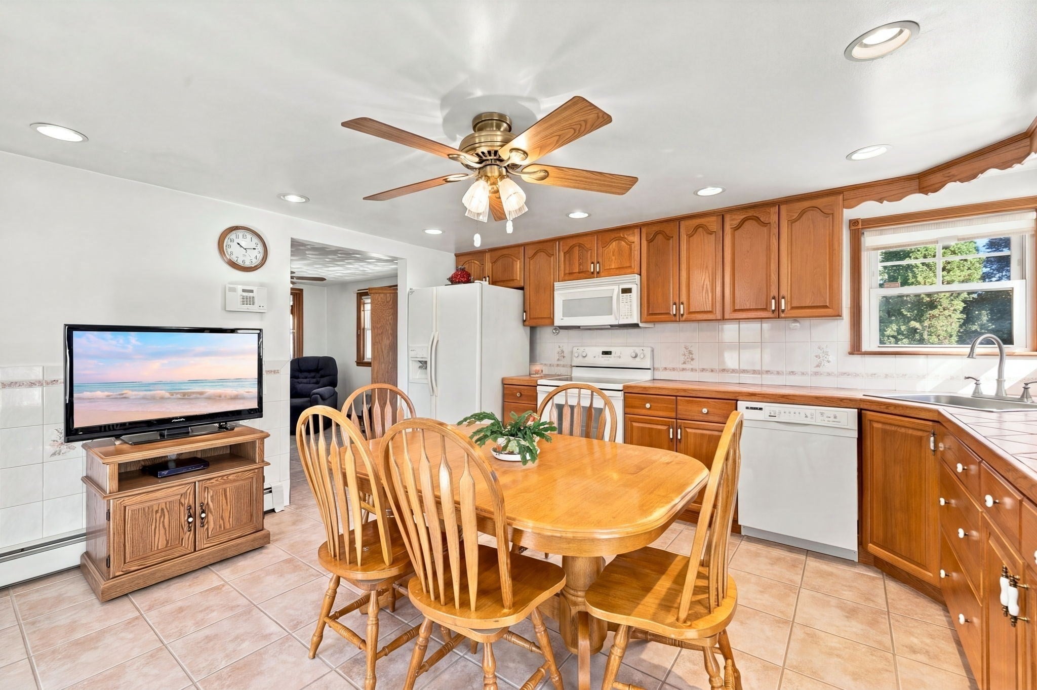 20 Benmor St, Medford, MA Photo #8