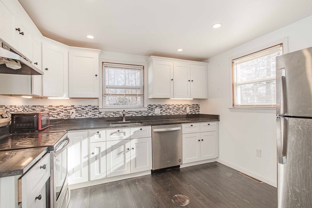 16 Falconer Ave