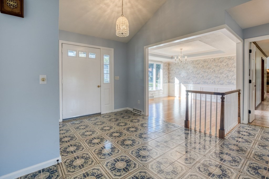 24 Mcintosh Dr