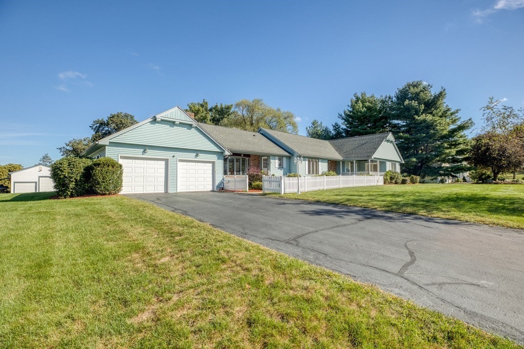 24 Mcintosh Dr