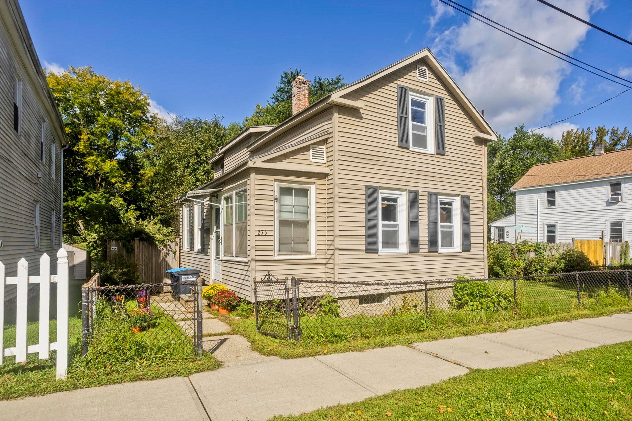 Photo of 275 Dewey Ave, Pittsfield, MA