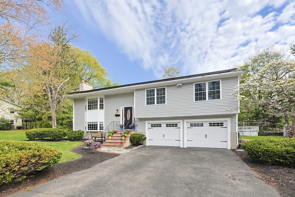 Photo of 11 Malvern Rd, Norwood, MA