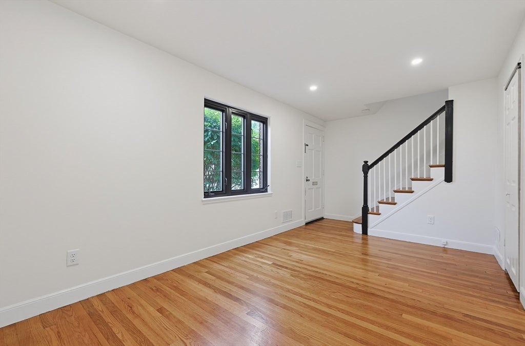 948 Belmont St #948, Watertown, MA, 948 Belmont St #948, Watertown, MA Photo #4