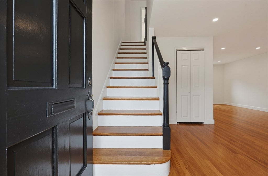 948 Belmont St #948, Watertown, MA, 948 Belmont St #948, Watertown, MA Photo #2