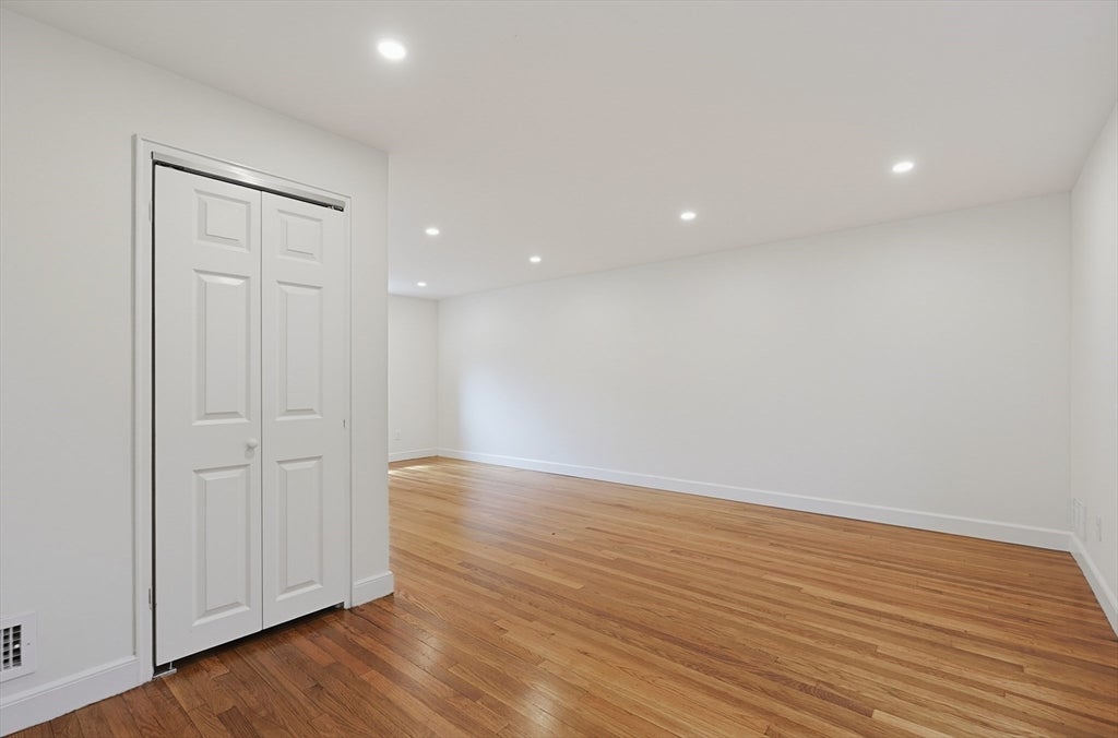 948 Belmont St #948, Watertown, MA, 948 Belmont St #948, Watertown, MA Photo #3