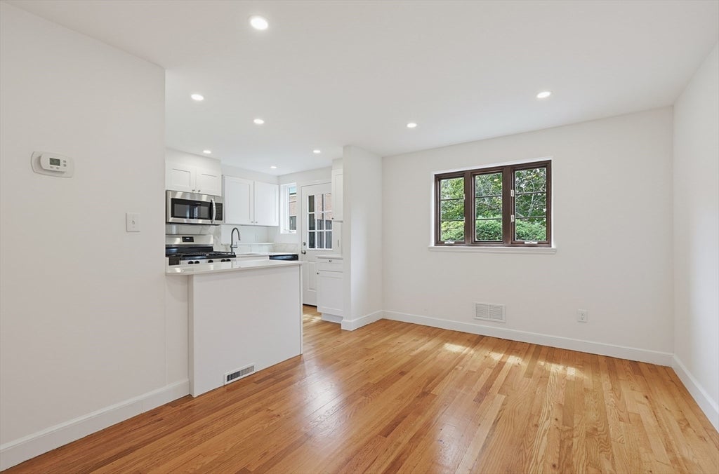 948 Belmont St #948, Watertown, MA, 948 Belmont St #948, Watertown, MA Photo #6
