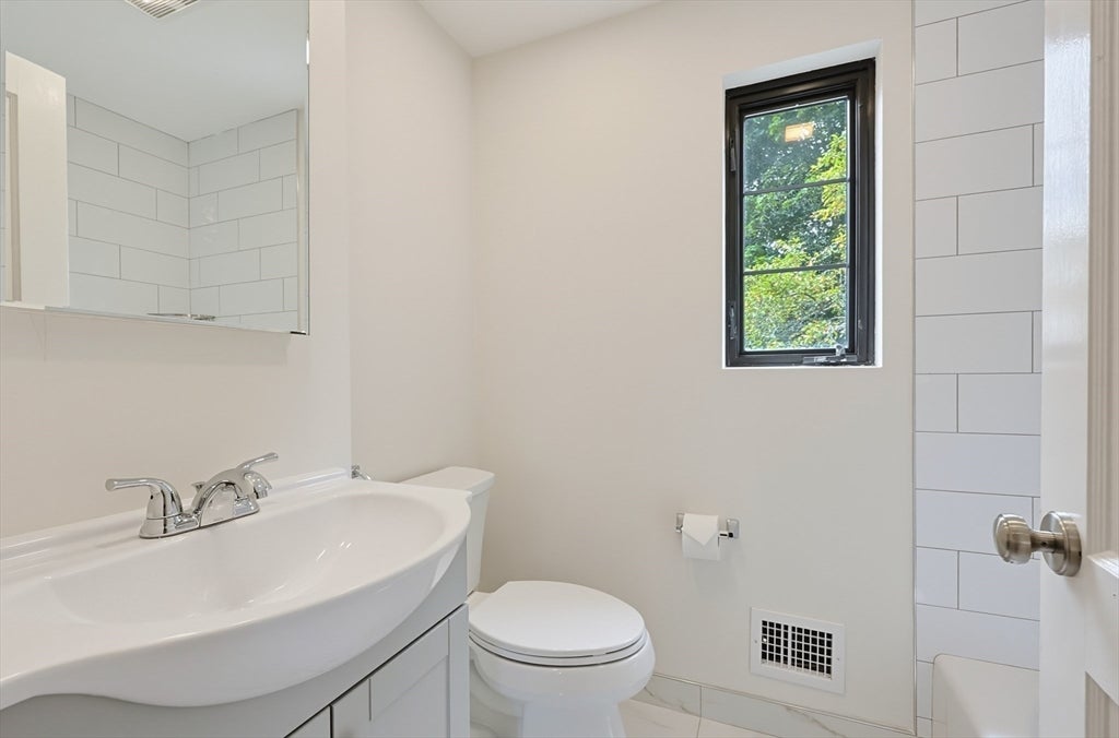 948 Belmont St #948, Watertown, MA, 948 Belmont St #948, Watertown, MA Photo #19