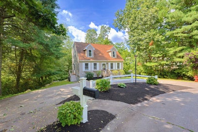 22 Starrett Ave Middleboro MA 02346