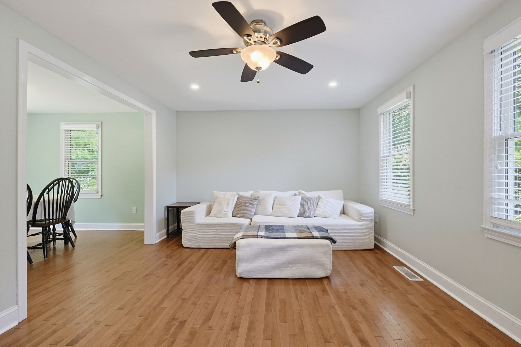 22 Starrett Ave