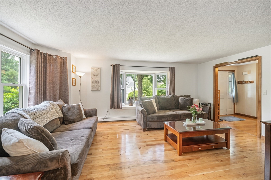 10 Manoogian Cir