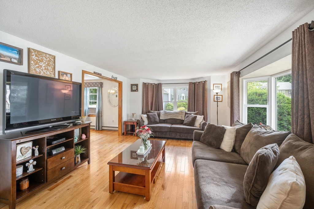 10 Manoogian Cir