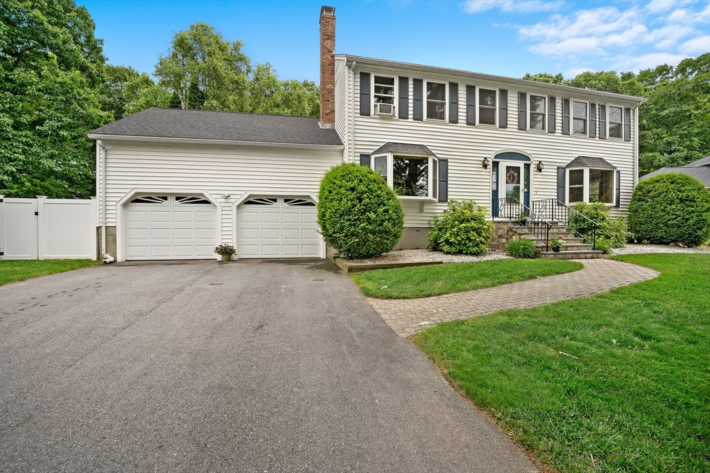 10 Manoogian Cir