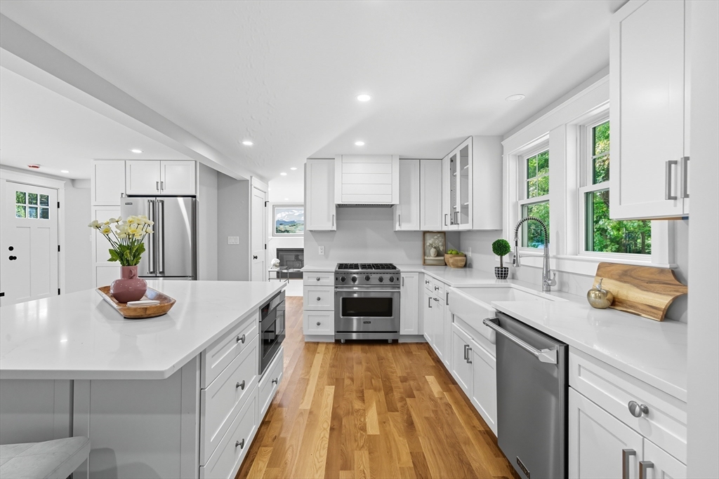6 Ivy Cir