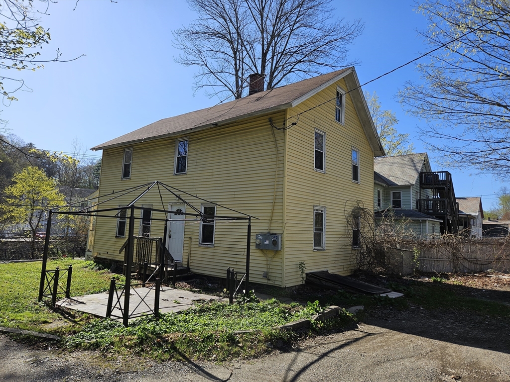 227 Deerfield St