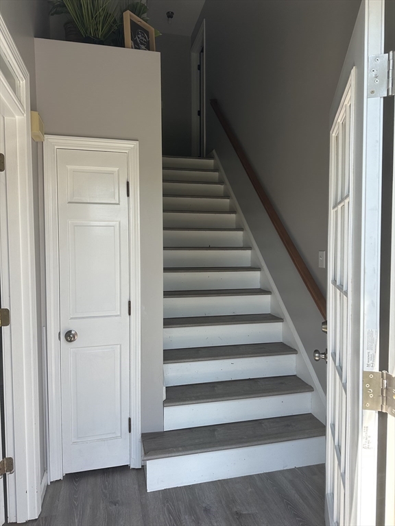 8 Cabot Cir