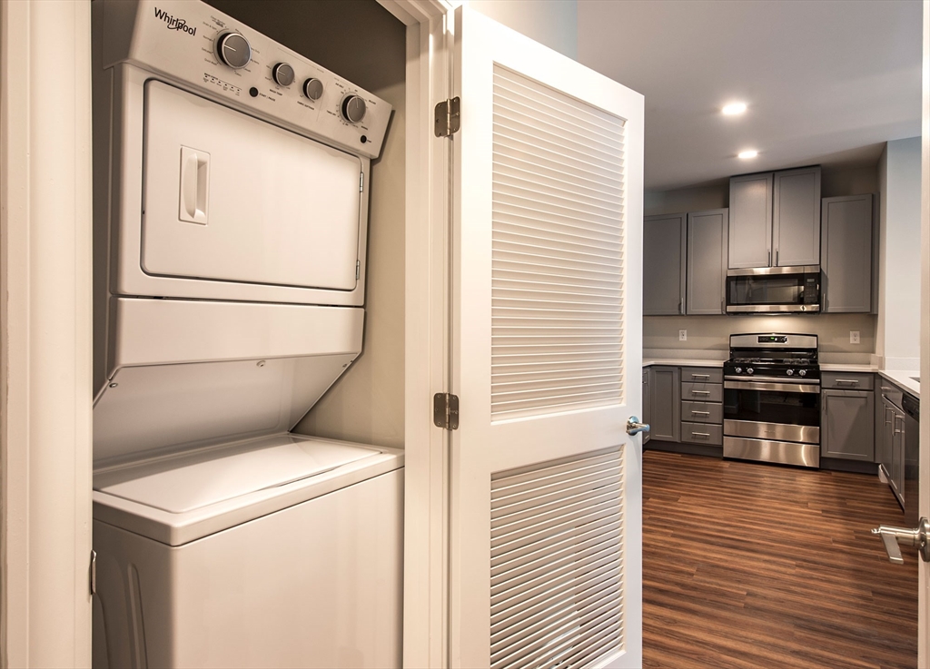 72 Flint Street 1420