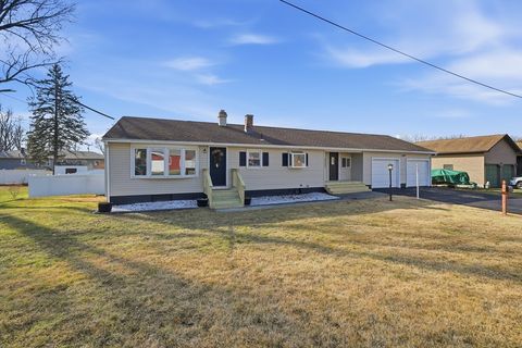 91 Norman St Chicopee MA 01013