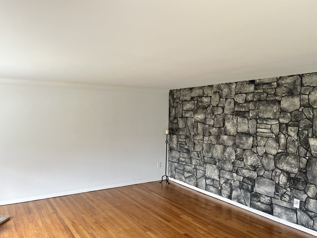 486 Highview Ave