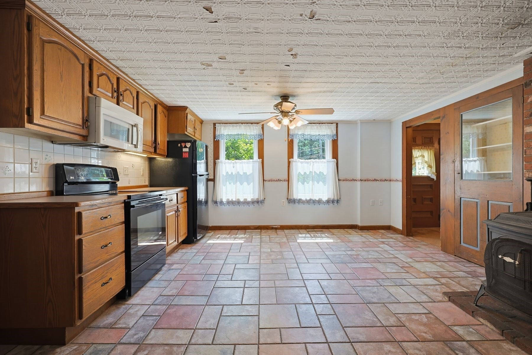 525 Clark St, Gardner, MA, 525 Clark St, Gardner, MA Photo #6
