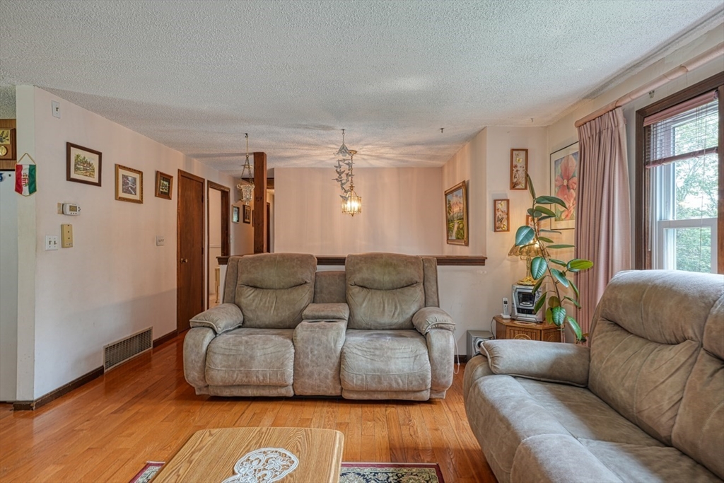 49 Summer Hill Rd