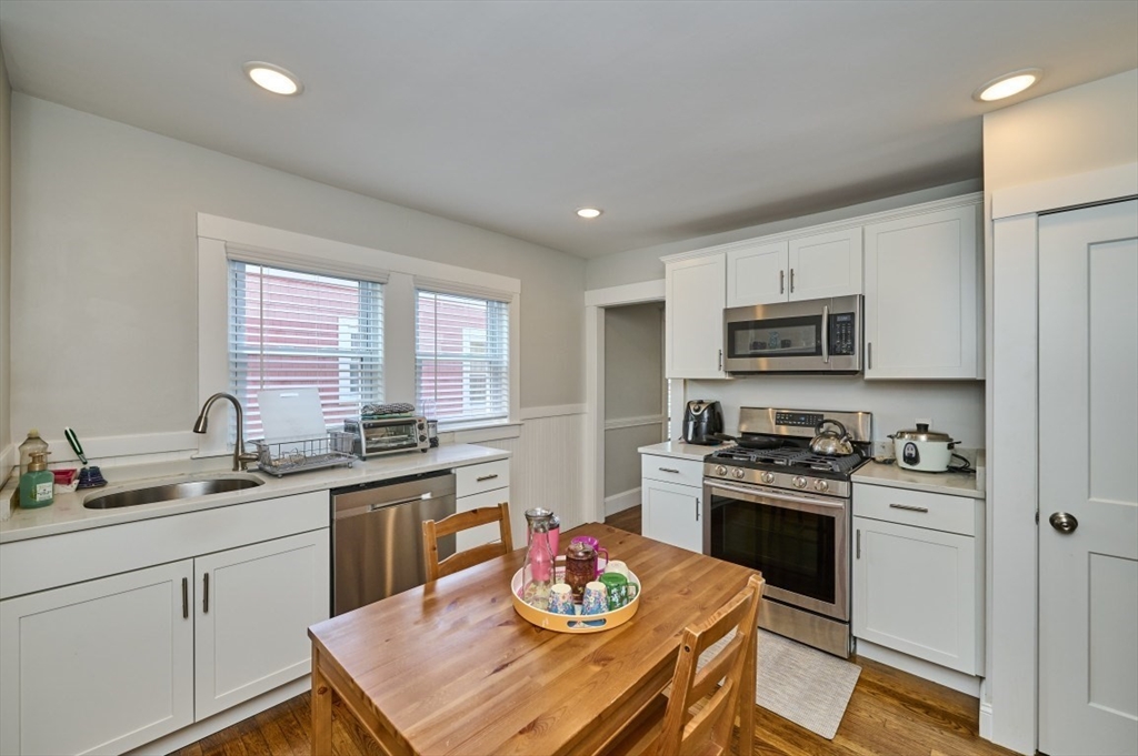 46 Forest Hills St 3