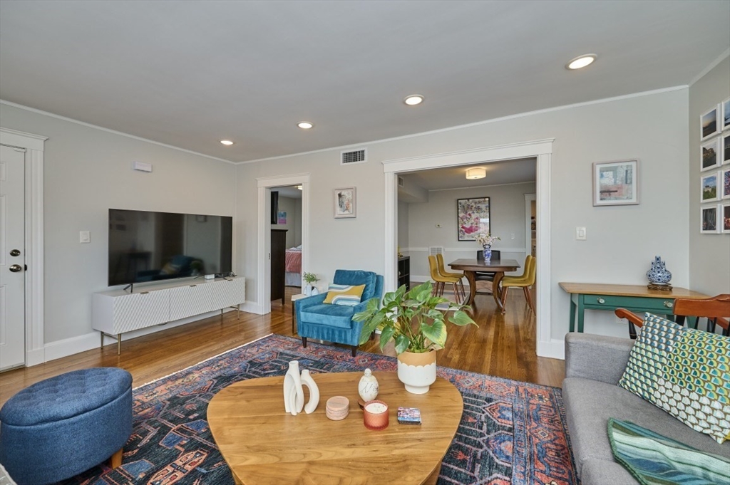 46 Forest Hills St 3