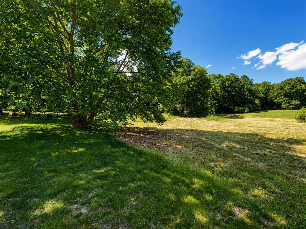 15 Fiske Pond Rd