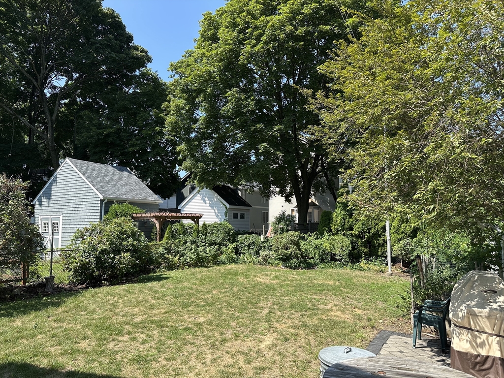 Cambridge, Massachusetts 02140, United States, 4 Bedrooms Bedrooms, ,2 BathroomsBathrooms,Residential,Active,200039