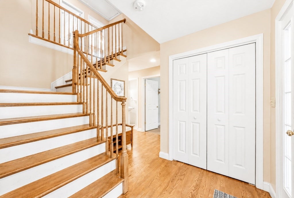 323 Oakhill Ave