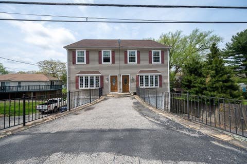 Photo of 82 Valmor St #1, Worcester, MA 01604 (MLS # 73565974)