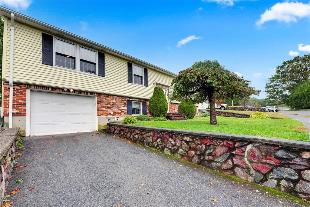 9 Lilah Cir