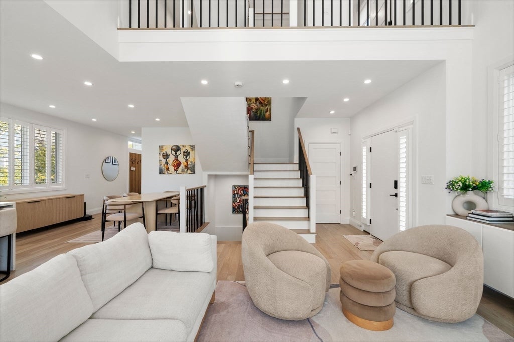 9 Johnson Pl 9, Newton MA 02466