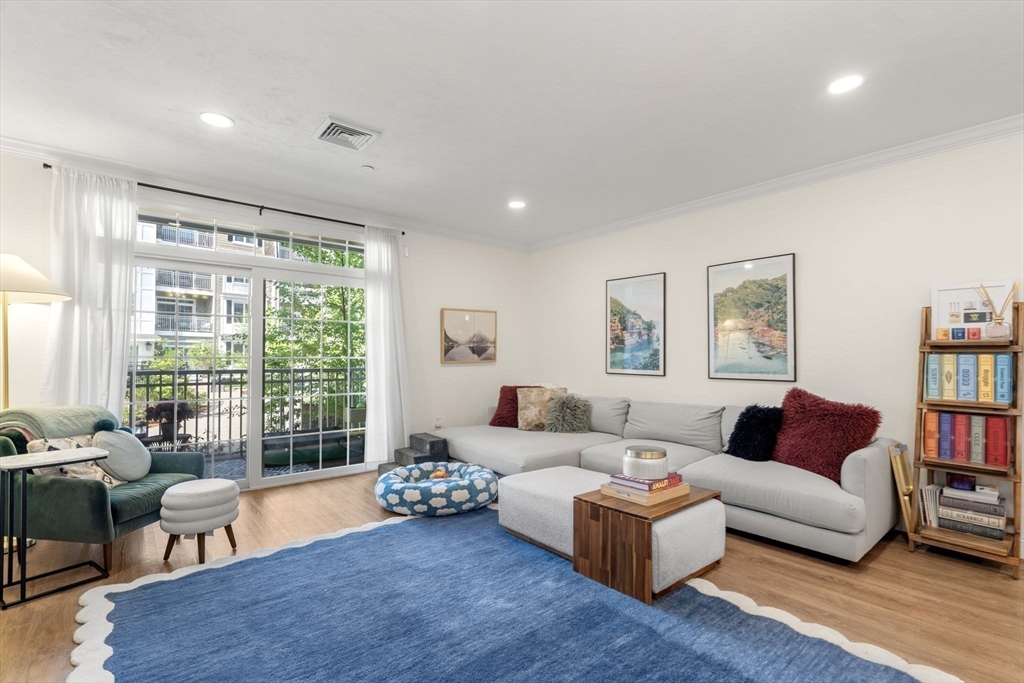 320 Middlesex Ave D103
