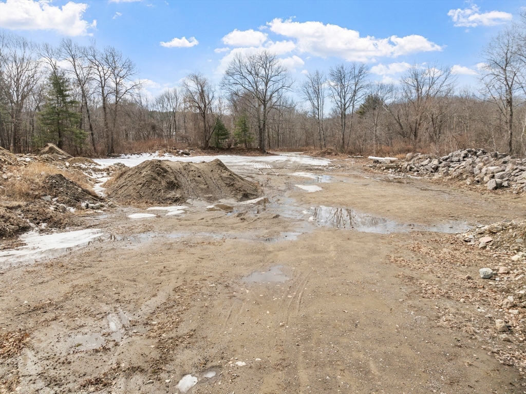 4 Spectacle Pond Rd