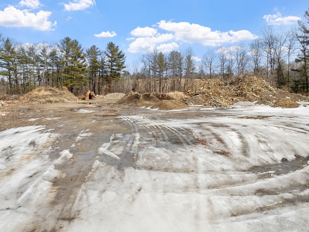 4 Spectacle Pond Rd